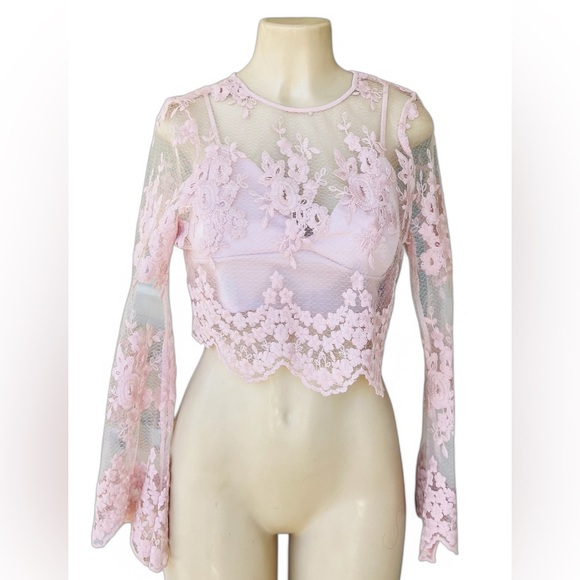 Iris Soft Pink Floral Lace Top - Picture 2 of 15